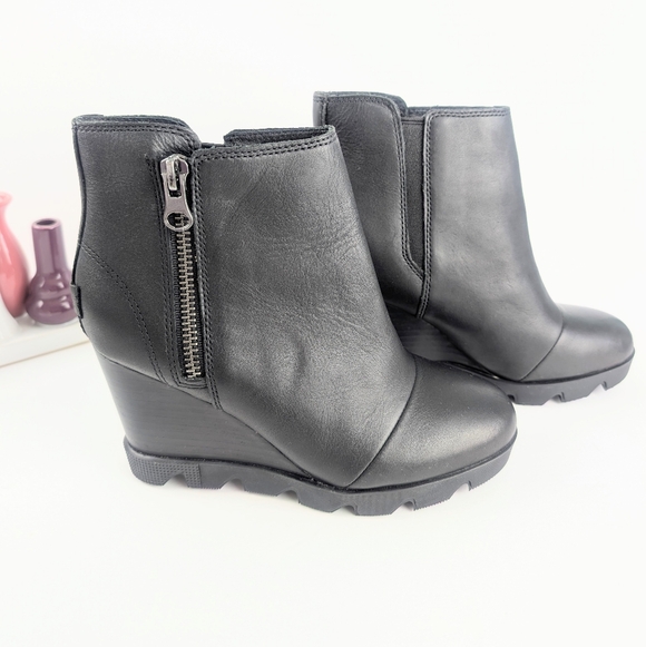 Sorel Joan Uptown Black Zip Wedge Boots (Size: 6) - Picture 2 of 7